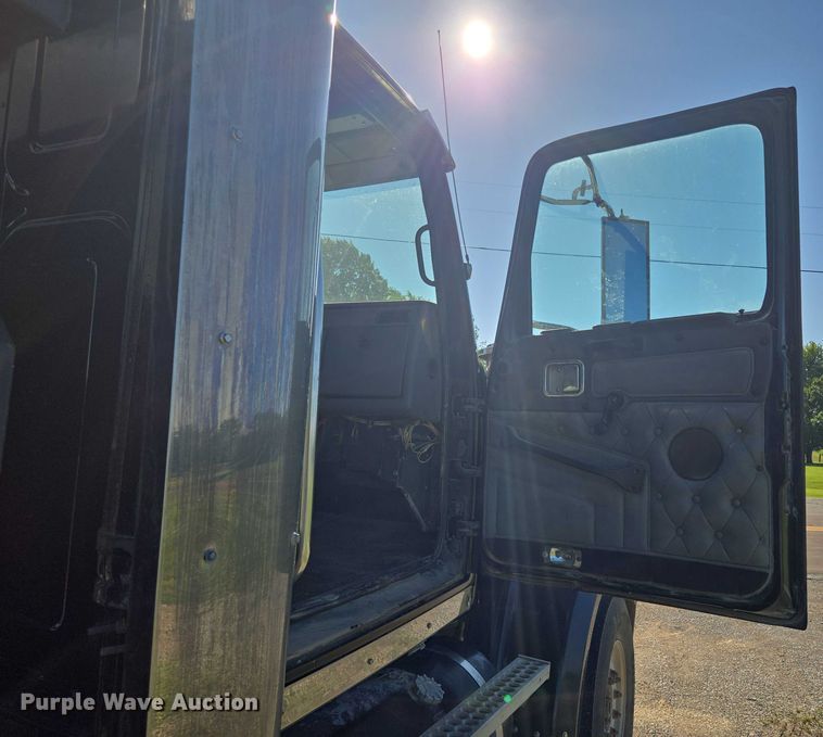 image for item EF1575 1999 Western Star 4964EX dump truck