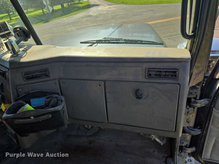 image for item EF1575 1999 Western Star 4964EX dump truck