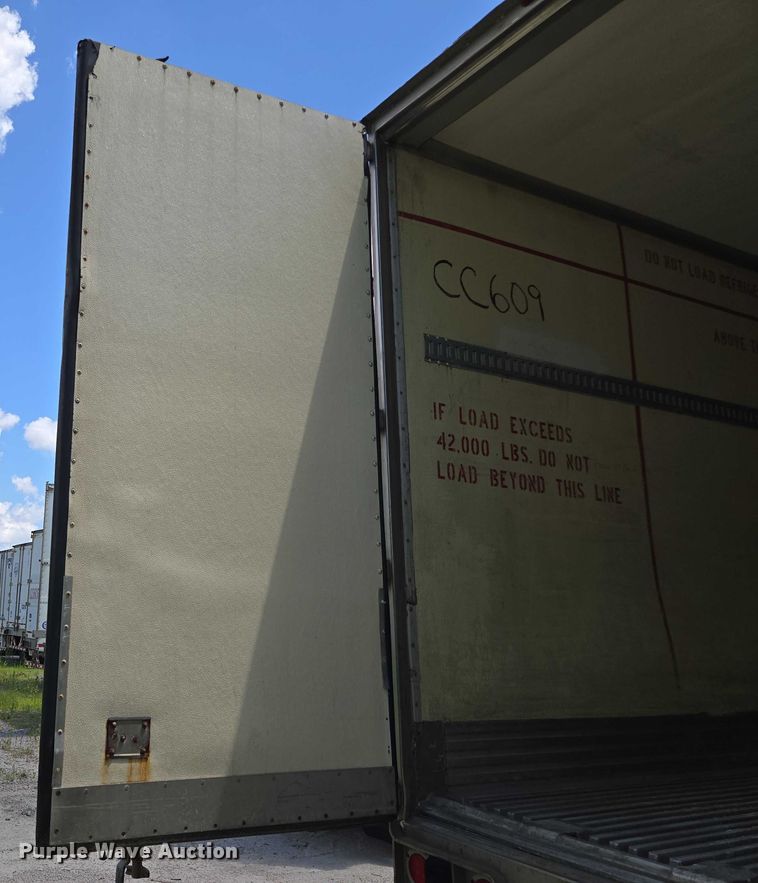 image for item EF1657 2004 Utility Trailer MFG Co. VS2RA refrigerated van trailer