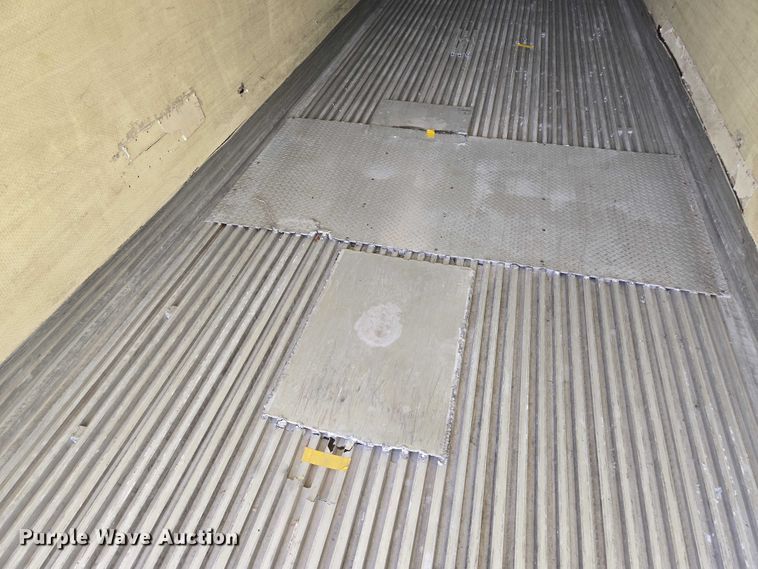 image for item EF1657 2004 Utility Trailer MFG Co. VS2RA refrigerated van trailer