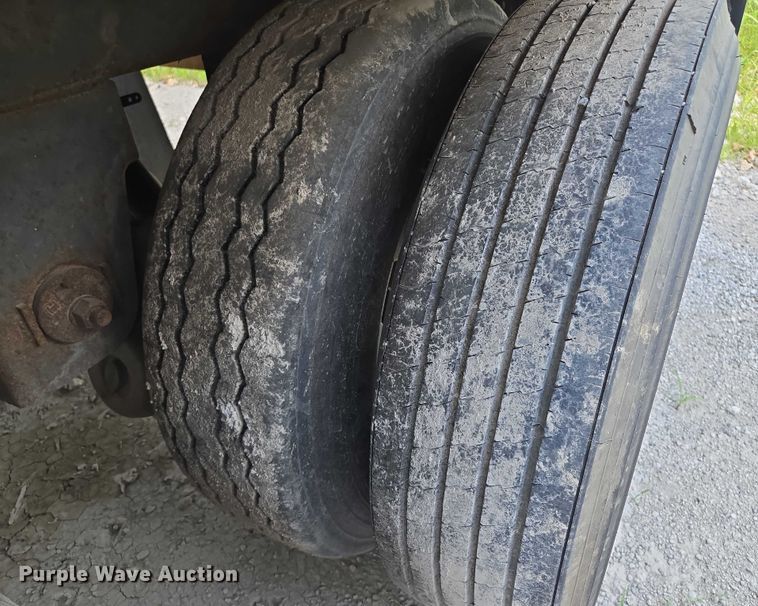 image for item EF1657 2004 Utility Trailer MFG Co. VS2RA refrigerated van trailer