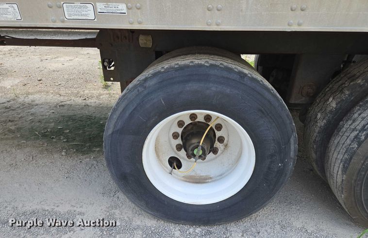 image for item EF1657 2004 Utility Trailer MFG Co. VS2RA refrigerated van trailer