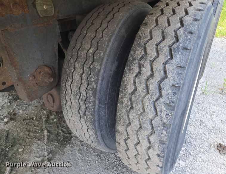 image for item EF1657 2004 Utility Trailer MFG Co. VS2RA refrigerated van trailer