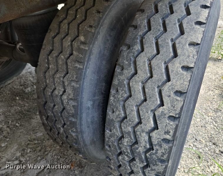 image for item EF1657 2004 Utility Trailer MFG Co. VS2RA refrigerated van trailer