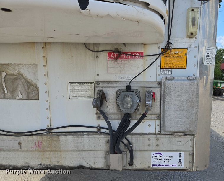 image for item EF1658 2005 Utility Trailer MFG Co. VS2RA refrigerated van trailer