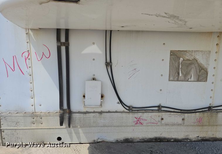 image for item EF1658 2005 Utility Trailer MFG Co. VS2RA refrigerated van trailer