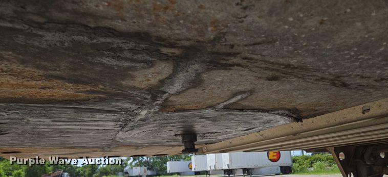 image for item EF1658 2005 Utility Trailer MFG Co. VS2RA refrigerated van trailer