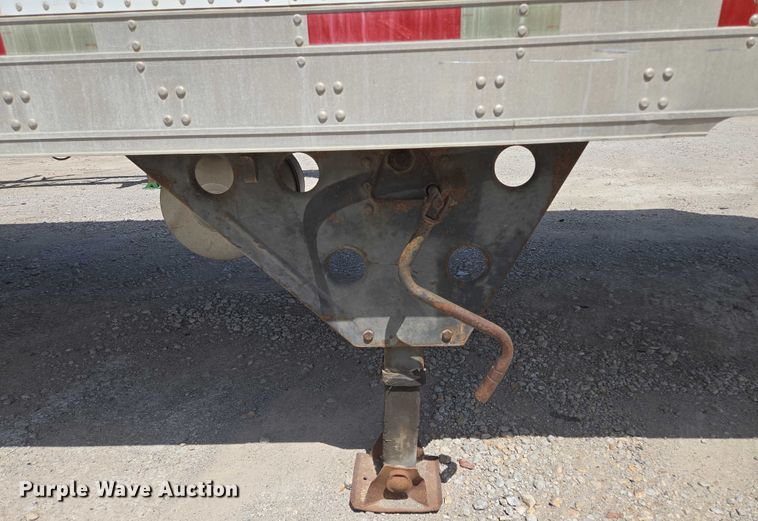 image for item EF1658 2005 Utility Trailer MFG Co. VS2RA refrigerated van trailer