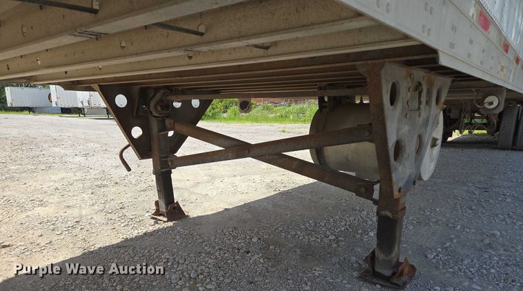 image for item EF1658 2005 Utility Trailer MFG Co. VS2RA refrigerated van trailer