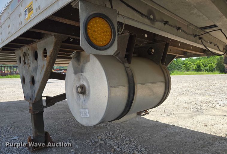 image for item EF1658 2005 Utility Trailer MFG Co. VS2RA refrigerated van trailer