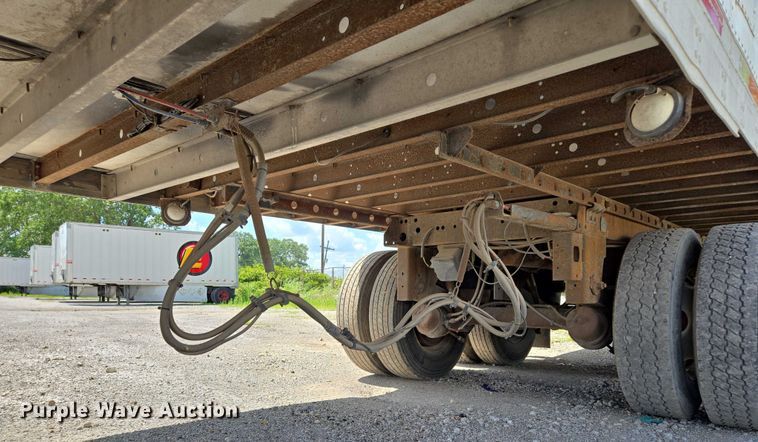 image for item EF1658 2005 Utility Trailer MFG Co. VS2RA refrigerated van trailer