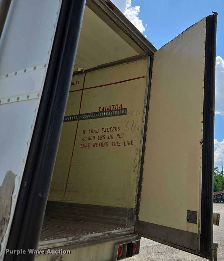 image for item EF1658 2005 Utility Trailer MFG Co. VS2RA refrigerated van trailer