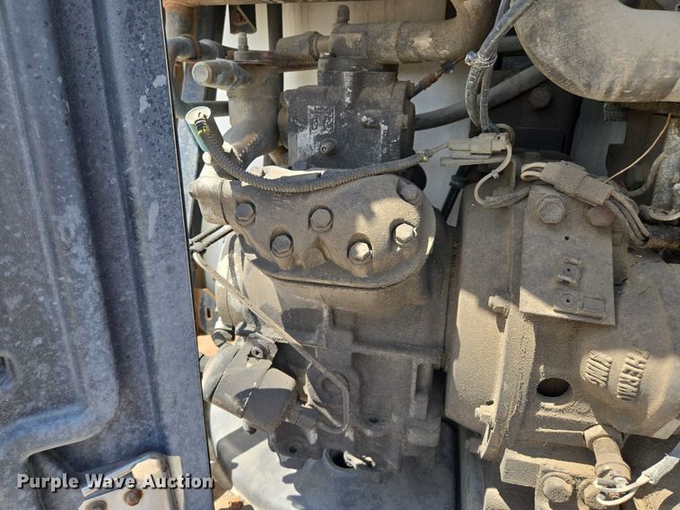 image for item EF1658 2005 Utility Trailer MFG Co. VS2RA refrigerated van trailer