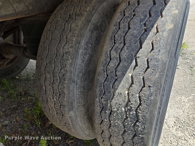 image for item EF1660 2006 Utility Trailer MFG Inc. VS2RA refrigerated van trailer