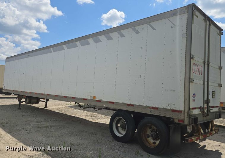image for item EF1661 2005 Utility Trailer MFG Co. VS2RA refrigerated van trailer