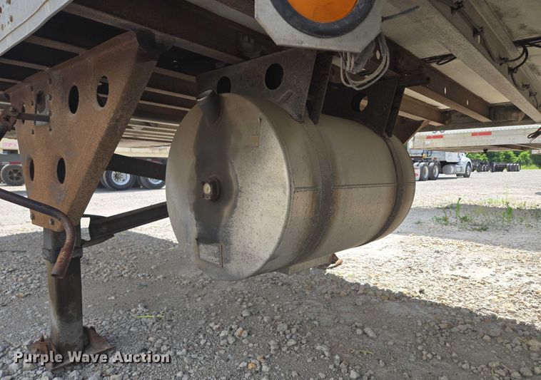 image for item EF1661 2005 Utility Trailer MFG Co. VS2RA refrigerated van trailer