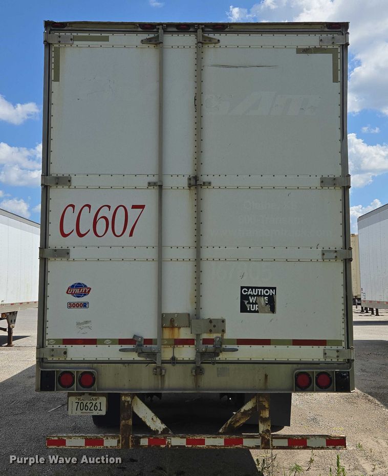 image for item EF1662 2006 Utility Trailer MFG Co. refrigerated van trailer
