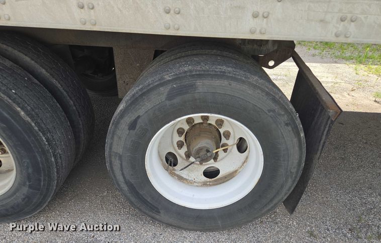 image for item EF1662 2006 Utility Trailer MFG Co. refrigerated van trailer