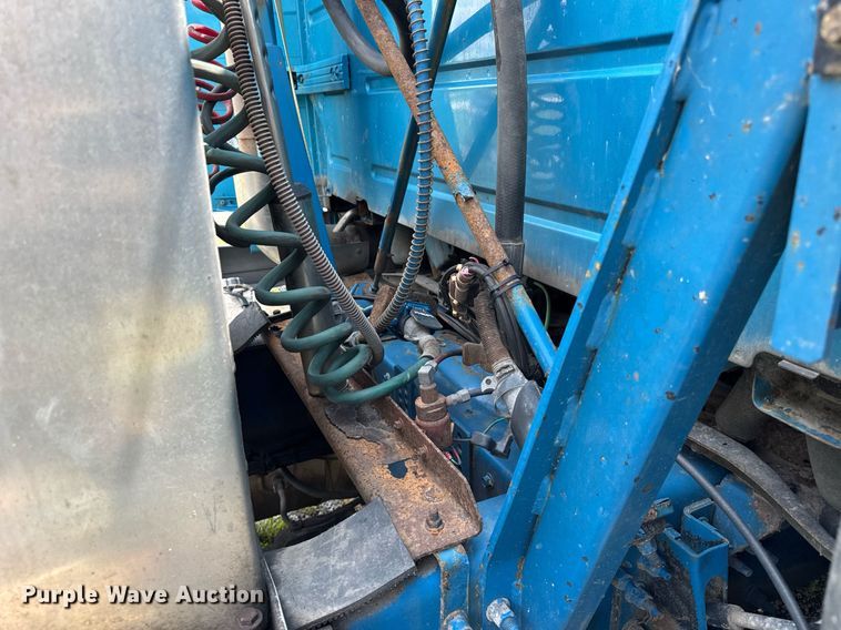 image for item EF2091 2013 Volvo  VNL semi truck