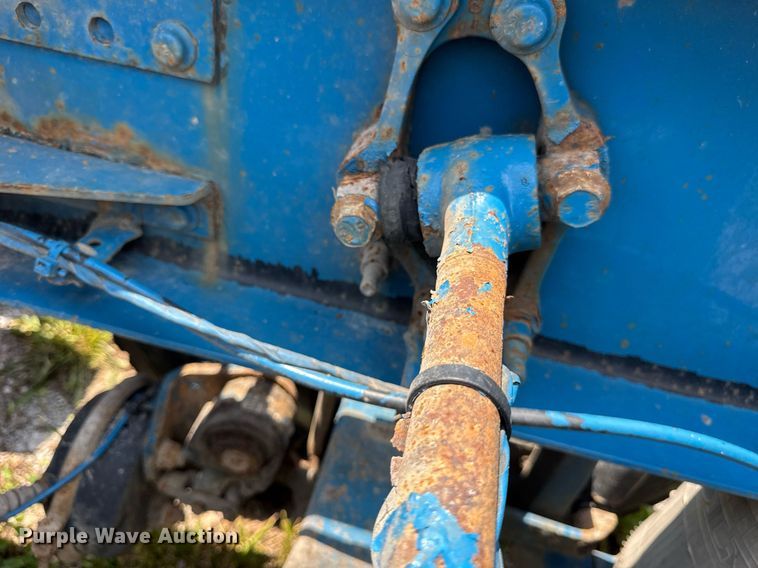 image for item EF2091 2013 Volvo  VNL semi truck