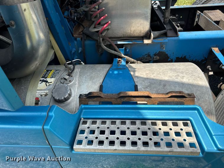 image for item EF2091 2013 Volvo  VNL semi truck