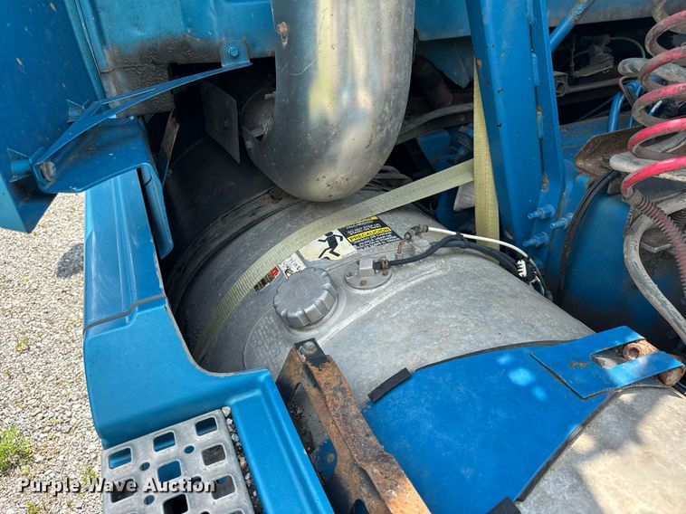 image for item EF2091 2013 Volvo  VNL semi truck