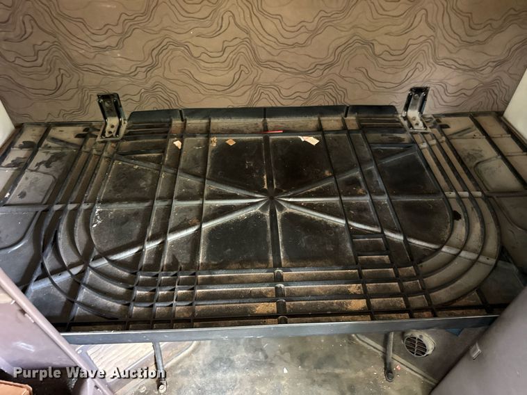 image for item EF2091 2013 Volvo  VNL semi truck