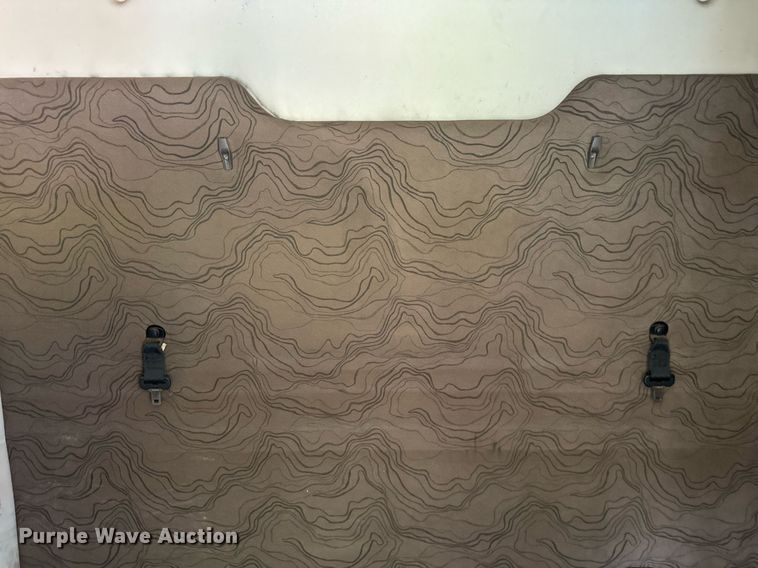 image for item EF2091 2013 Volvo  VNL semi truck