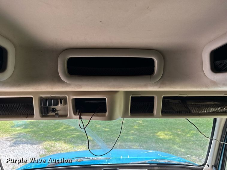 image for item EF2091 2013 Volvo  VNL semi truck