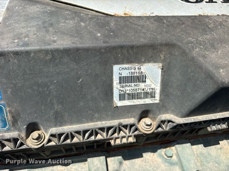 image for item EF2091 2013 Volvo  VNL semi truck