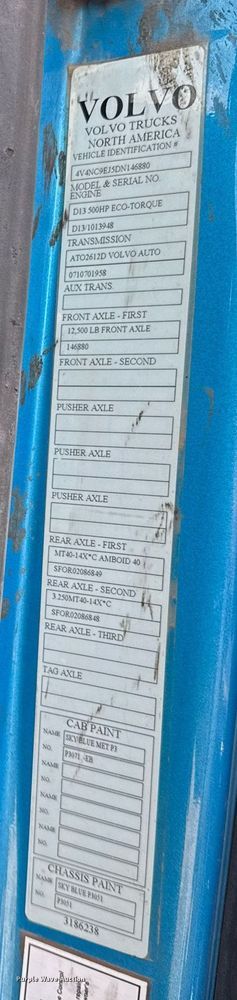 image for item EF2091 2013 Volvo  VNL semi truck