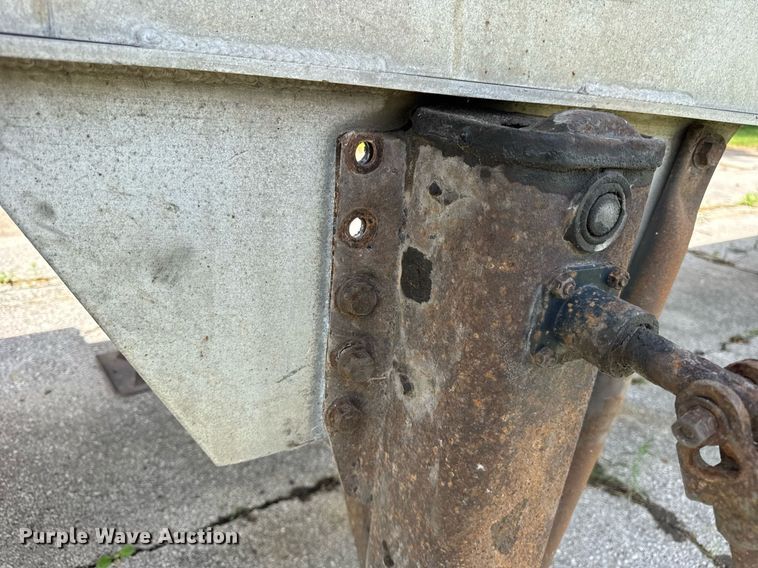 image for item EF2092 2007 Superior end dump trailer