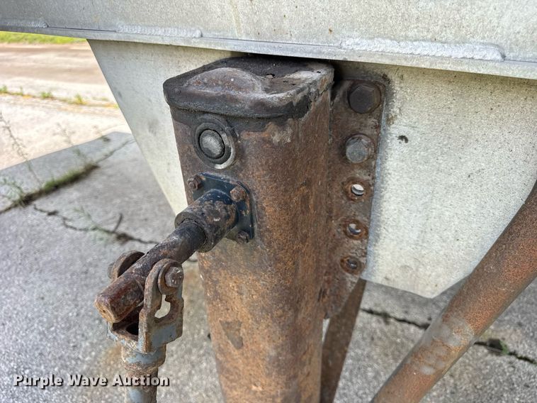 image for item EF2092 2007 Superior end dump trailer