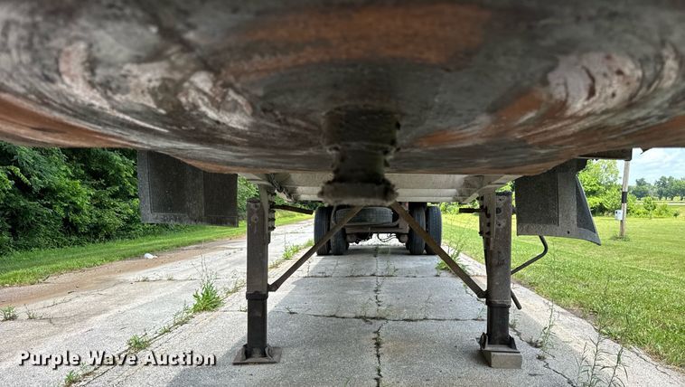 image for item EF2092 2007 Superior end dump trailer