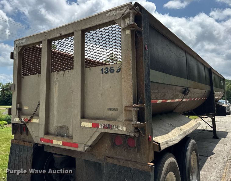 image for item EF2092 2007 Superior end dump trailer