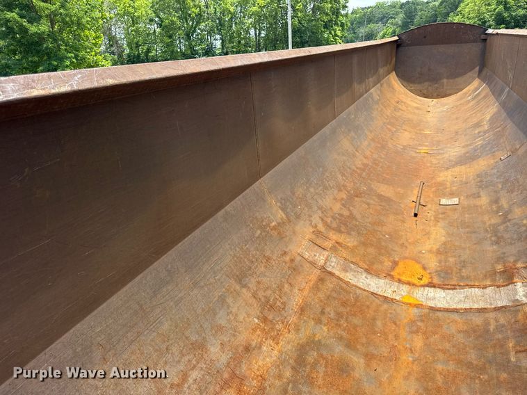 image for item EF2092 2007 Superior end dump trailer