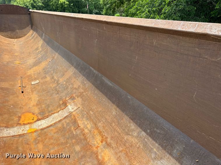 image for item EF2092 2007 Superior end dump trailer