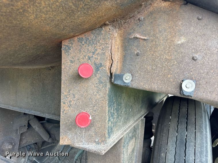 image for item EF2092 2007 Superior end dump trailer