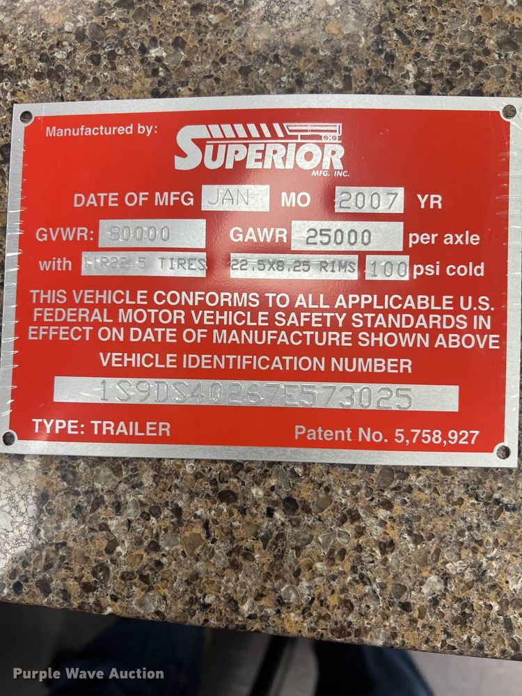 image for item EF2092 2007 Superior end dump trailer