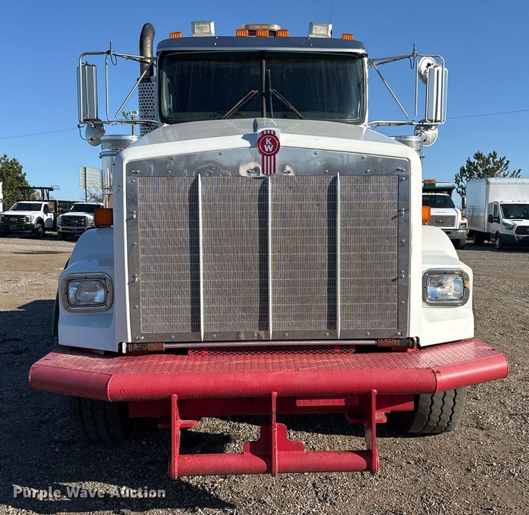 image for item EG2394 2012 Kenworth T800 winch truck