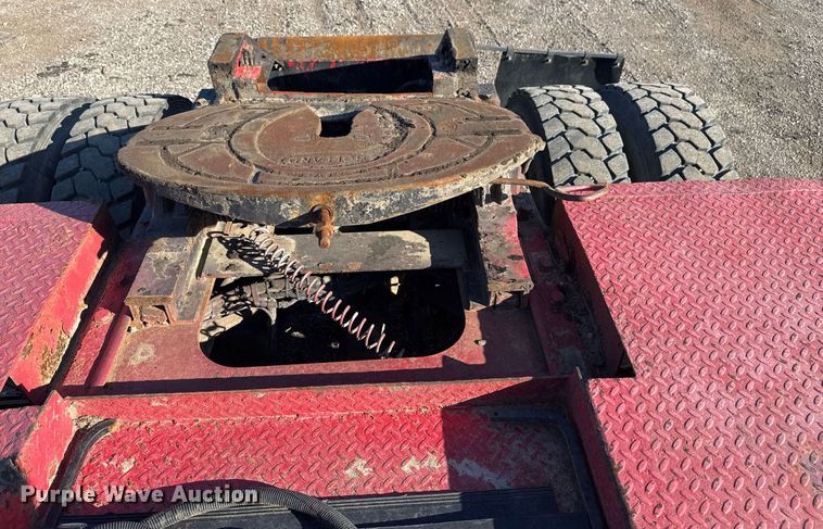 image for item EG2394 2012 Kenworth T800 winch truck