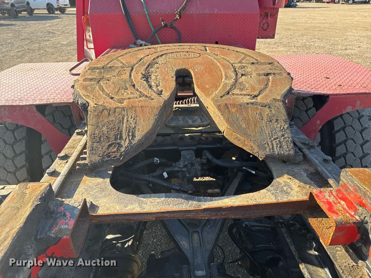 image for item EG2394 2012 Kenworth T800 winch truck