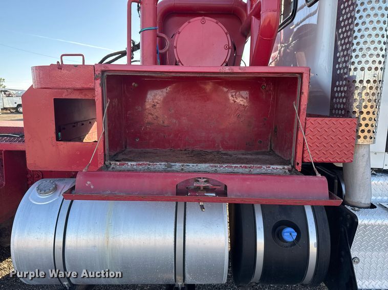 image for item EG2394 2012 Kenworth T800 winch truck