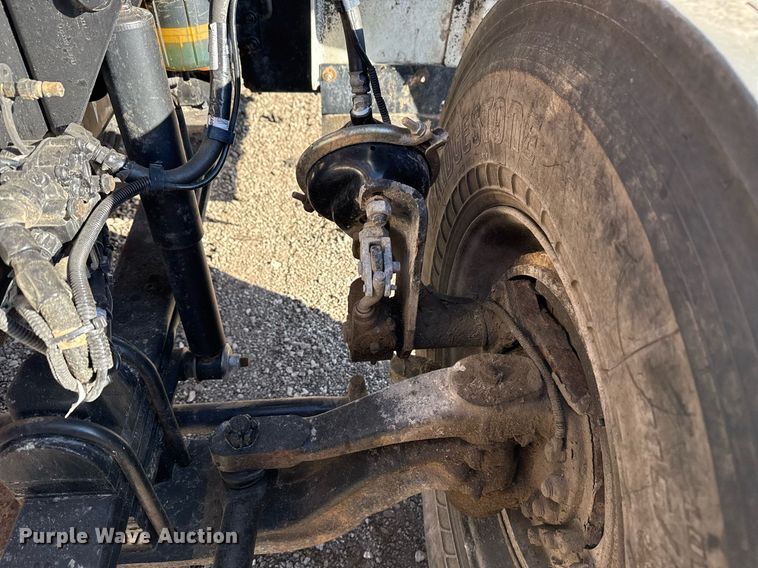 image for item EG2394 2012 Kenworth T800 winch truck