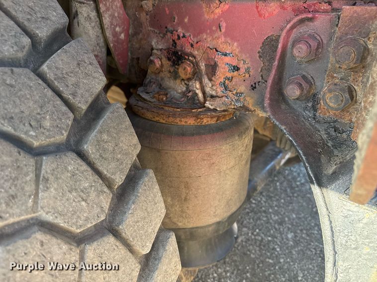 image for item EG2394 2012 Kenworth T800 winch truck