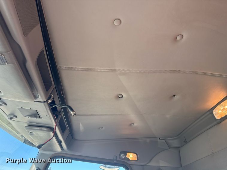 image for item EG2394 2012 Kenworth T800 winch truck