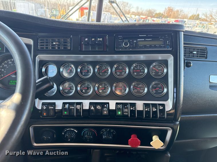 image for item EG2394 2012 Kenworth T800 winch truck