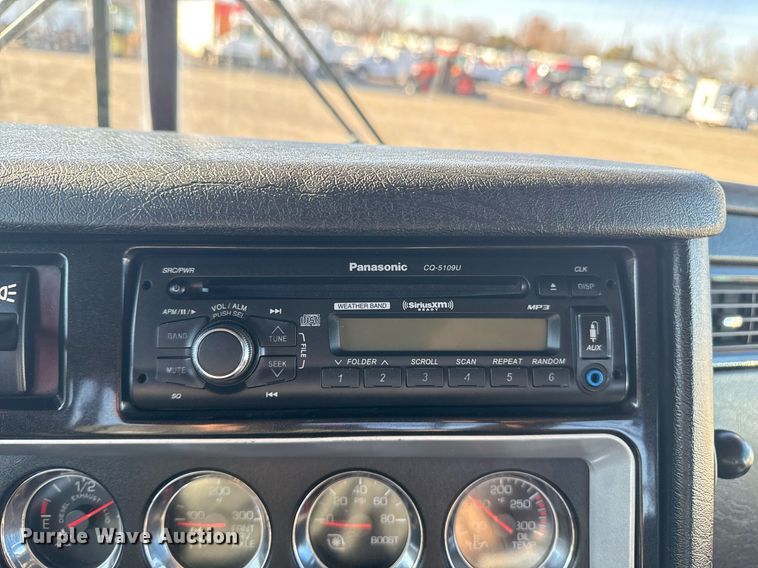 image for item EG2394 2012 Kenworth T800 winch truck