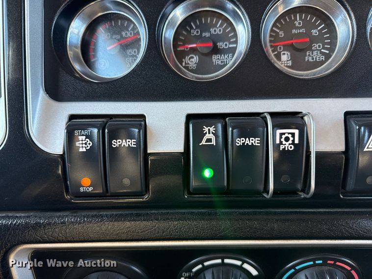 image for item EG2394 2012 Kenworth T800 winch truck