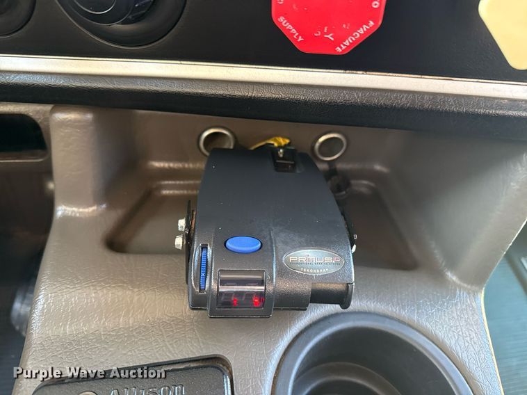 image for item EG2394 2012 Kenworth T800 winch truck